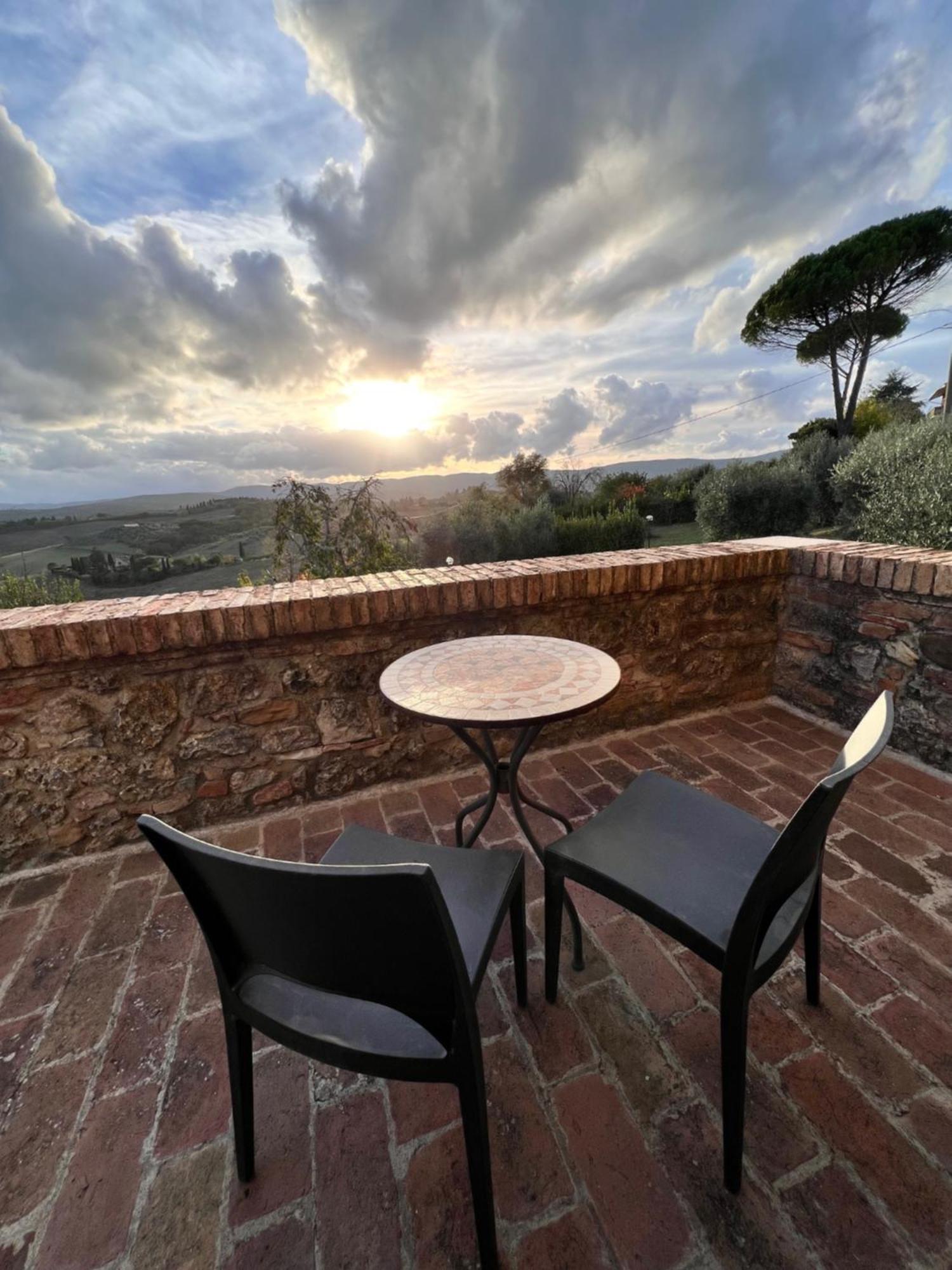 B&B Casale Virgili Siena Bagian luar foto