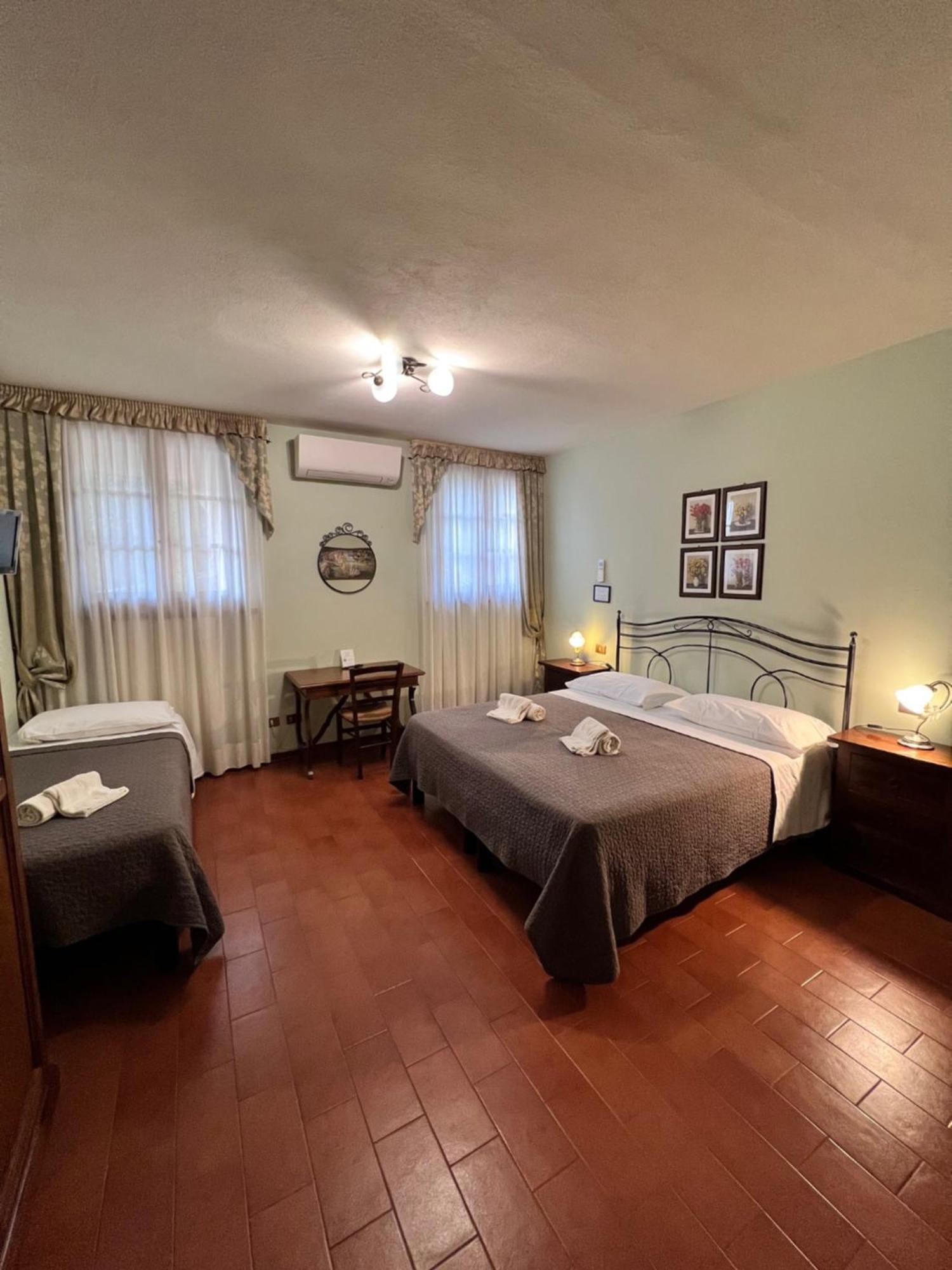 B&B Casale Virgili Siena Ruang foto